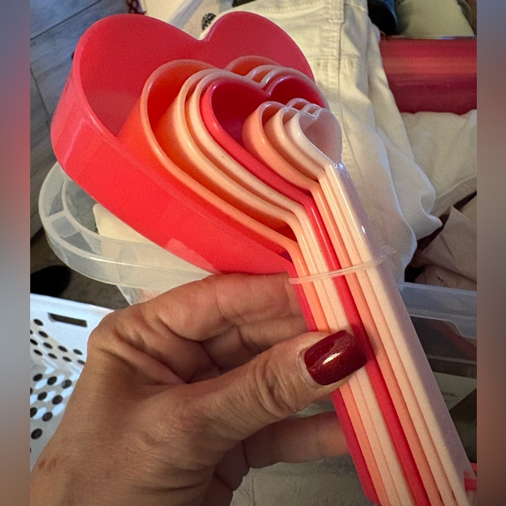 Target Valentines Measuring cup & spoons set - Picture 2 of 8